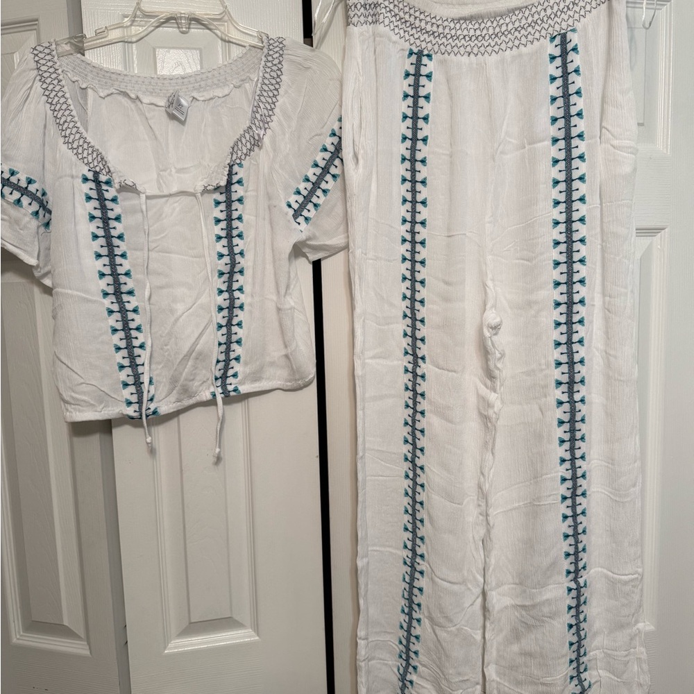 On Running White Textured Top